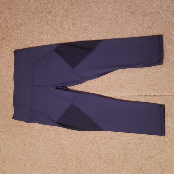 Fabletics Women's Navy Mid-Rise Mesh Powerhold® Capri - Picture 1 of 11